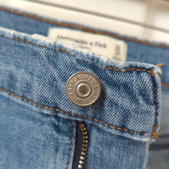 Abercrombie & Fitch Classic Distressed Medium Wash High Rise Skinny Jeans 32 - Picture 10 of 14
